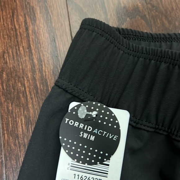 Torrid Swim Board Shorts With Pockets Plus Size 2 - Picture 4 of 11